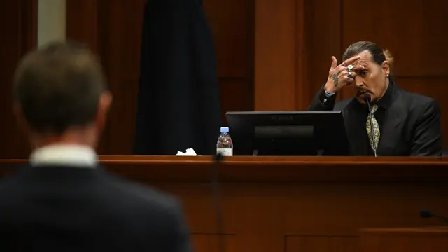 FOTO: Johnny Depp Bersaksi di Sidang Pencemaran Nama Baik Amber Heard