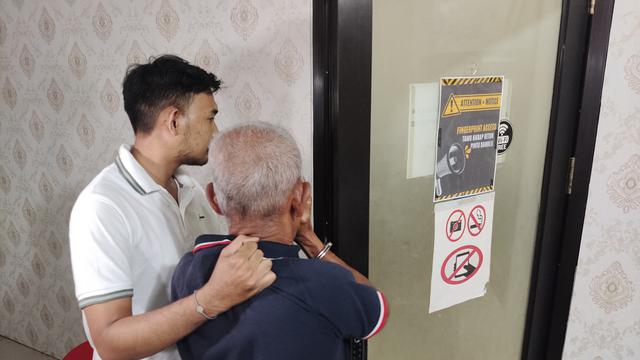 Kakek berusia 70 tahun bernama Nain alias Engkong mencabuli 3 anak laki-laki di Tapos, Depok.