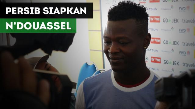 Striker anyar Persib Bandung, Ezechiel N'douassel disiapkan untuk hadapi Arema FC di Liga 1 2017.