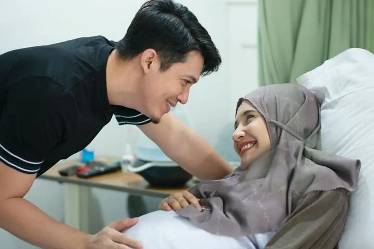 Irwansyah dan Zaskia Sungkar (Foto: childbirthphotography/ @dierabachir_photography via Instagram/ irwansyah_15)