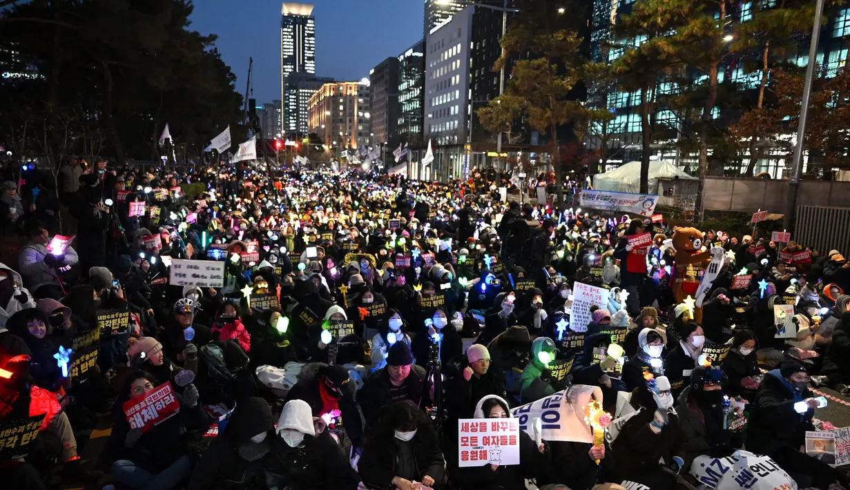 Kini, Presiden Yoon Suk Yeol akan menghadapi pemungutan suara pemakzulan kedua di parlemen yang diperkirakan akan dilaksanakan pada Sabtu (14/12/2024). (Jung Yeon-je/AFP)