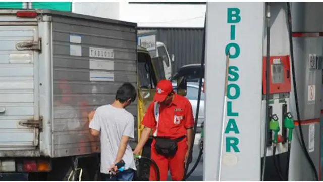 Kementerian Energi Sumber Daya Mineral (ESDM) berencana mengurangi subsidi pada solar Rp 1.000 per liter. Subsidi solar yang akan dialihkan untuk pengembangan ketahanan energi.