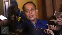 Wakil Ketua Umum Partai Demokrat, Syarief Hasan memberikan keterangan usai rapat pleno tertutup di DPP Partai Demokrat, Jakarta, Senin (6/3). (Liputan6.com/Faizal Fanani)