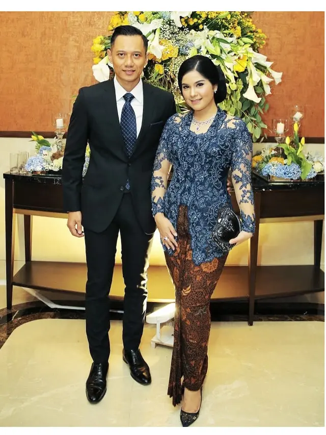 Pesona Annisa Pohan Saat Kondangan, Cantik Dengan Kebaya