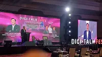 Menteri Koordinator Bidang Kemaritiman dan Investasi Luhut Binsar Pandjaitan dalam acara Digi-Talk Fest di Ritz Carlton Mega Kuningan Hotel, Jakarta, Rabu (13/9/2023). (Maulandy/Liputan6.com)
