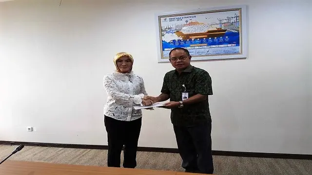 Menteri BUMN Rini Soemarno mengangkat Nicke Widyawati sebagai Direktur Sumber Daya Manusia (SDM) PT Pertamina (Persero). (Dok Kementerian BUMN)