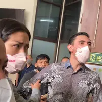 Jessica Iskandar dan Vincent Verhaag di Pengadilan Negeri Jakarta Selatan