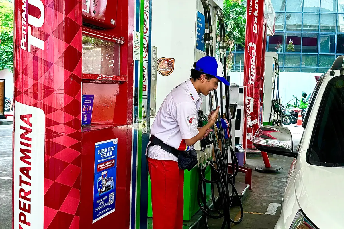 PT Pertamina Patra Niaga memastikan Bahan Bakar Minyak (BBM) jenis Pertalite tersedia di 97 persen dari total SPBU Pertamina di Indonesia. (Foto: Pertamina)