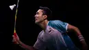 Anders Antonsen berhasil mengunci gim kedua dengan skor 21-15 sekaligus memaksa laga melawan Jonatan Christie berlanjut ke gim penentuan atau ketiga. (ANTHONY WALLACE/AFP)