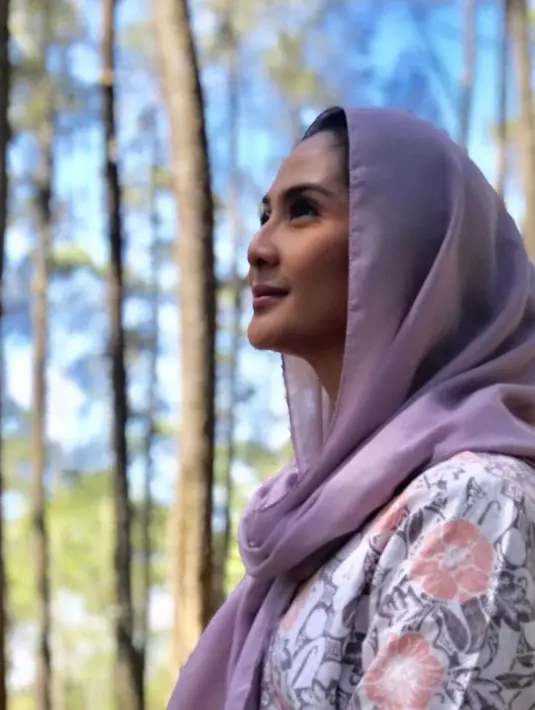Di beberapa kesempatan Maudy Koesnaedi memang kerap tampil mengenakan hijab. (Instagram/maudykoesnaedi).