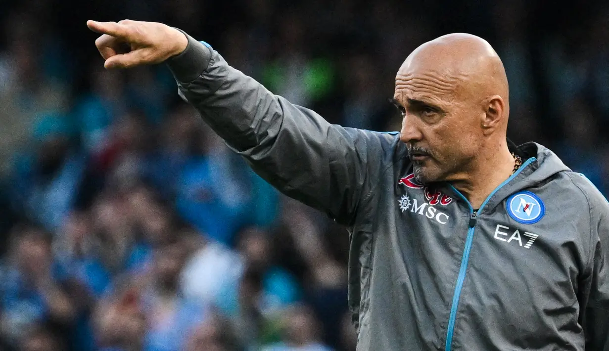 Dia pergi dengan kepala tegak setelah menuntun tim meraih gelar juara Serie A, trofi pertama dalam 33 tahun. (Tiziana FABI / AFP)