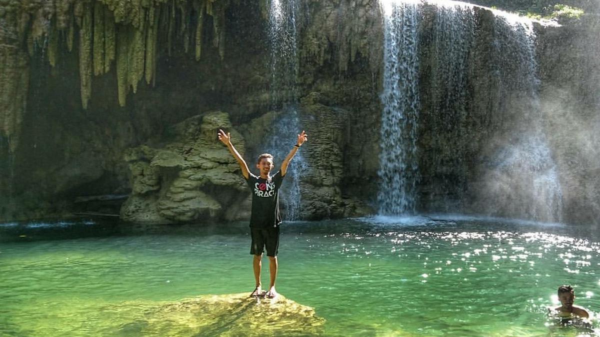 Menikmati Keindahan dan Kesejukan Air Terjun Tumburano, Surga Tersembunyi di Pulau Wawonii Berita Viral Hari Ini Kamis 19 September 2024