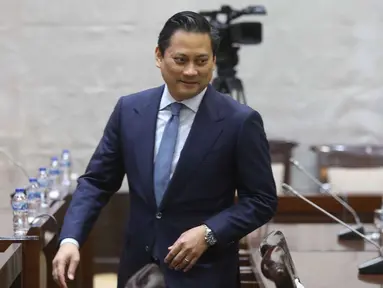 Wakil Menteri Keuangan yang juga Calon Deputi Gubernur Bank Indonesia, Thomas Djiwandono bersiap mengikuti uji kelayakan dan kepatutan di ruang Komisi XI Dewan Perwakilan Rakyat Republik Indonesia di Kompleks Parlemen, Senayan, Jakarta, Senin (26/1/2026). Komisi XI Dewan Perwakilan Rakyat (DPR) Republik Indonesia memilih Thomas Djiwandono sebagai Deputi Gubernur Bank Indonesia (BI). (Merdeka.com/Arie Basuki)