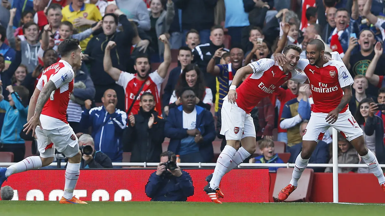 Arsenal Bantai MU 3-0