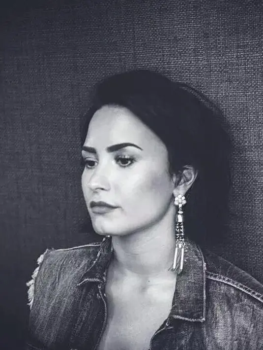 Teman-teman Demi Lovato bahkan sengaja miliki Narcan untuk berjaga-jaga jika situasi seperti ini terjadi. (instagram/ddlovato)