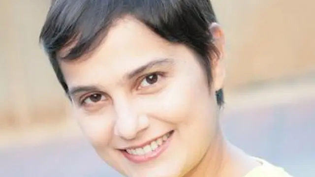 5 Artis Ini Tetap Cantik dengan Kepala Botak