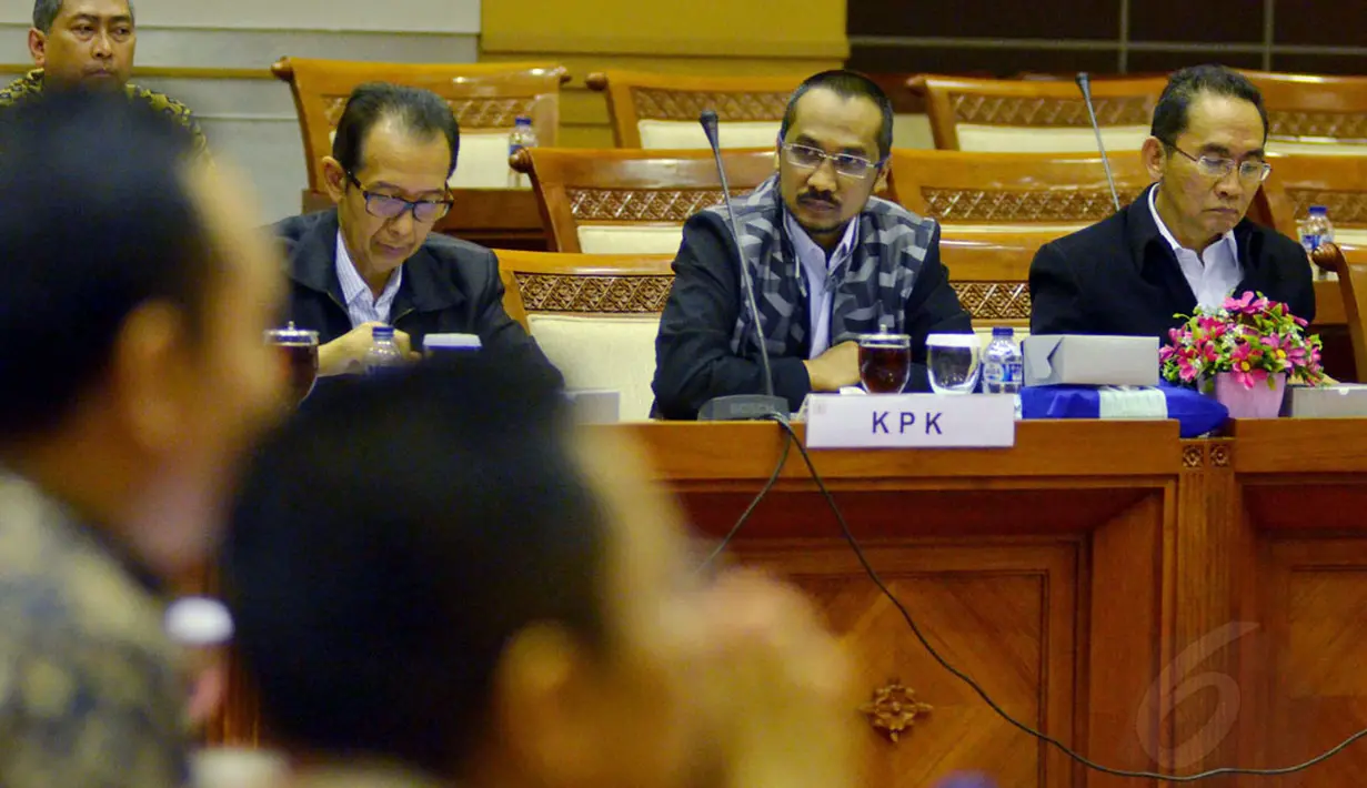 Pimpinan KPK melakukan Rapat Dengar Pendapat bersama Komisi III DPR RI di Gedung Parlemen Senayan, Jakarta, Senin, (1/12/2014). (Liputan6.com/Andrian Martinus Tunay)