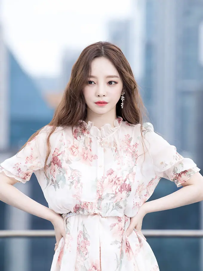 Tips cantik Goo Hara, aktris dan penyanyi Korea Selatan / Image: @Koohara_