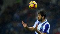 Bek FC Porto asal Brasil, Felipe Monteiro. (AFP/Miguel Riopa)