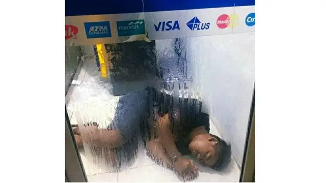 6 Tingkah Remaja Saat di ATM Ini Absurd Banget, Enggak Habis Pikir