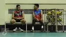 Pevoli putra Palembang Bank Sumsel Babel beristirahat sejenak saat latihan di Padepokan Voli Sentul, Bogor (27/1/2016). Latihan ini bagian persiapan menghadapi turnamen Proliga 2016, pertengahan Februari 2016 mendatang. (Liputan6.com/Helmi Fithriansyah) 