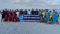 Presiden Indonesia Beach Soccer Community (IBSC) Hinca Panjaitan (tengah) secara resmi membuka gelaran Piala Presiden Beach Soccer IBSC 2024, Jumat (13/12/2024).