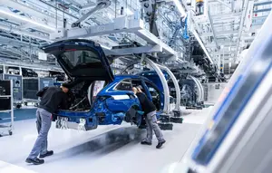 Volkswagen Pangkas Separuh Produknya, Empat Pabrik Eropa Terancam