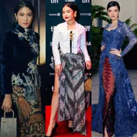 Lihat di sini beberapa potret artis pakai wastra di red carpet internasional.