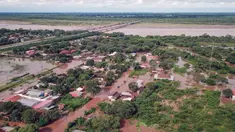 Foto udara Puerto Pailas setelah Sungai Cotoca meluap di wilayah Santa Cruz, Bolivia, pada 26 Maret 2025. (RODRIGO URZAGASTI/AFP)