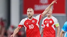 Gelandang Timnas Denmark yang bermain di Manchester United, Christian Eriksen tampil brilian saat membawa tim Dinamit menang 4-0 atas tamunya San Marino pada matchday ke-5 Grup H Kualifikasi Euro 2024 di Copenhagen, Denmark, Jumat (8/9/2023) dini hari WIB. Christian Eriksen total membuat 3 assist dalam kemenangan tersebut dan membawa Denmark sementara menempati posisi runner-up dengan 10 poin di bawah Finlandia yang memuncaki klasemen Grup H dengan koleksi 12 poin. (AFP/Ritzau Scanpix/Liselotte Sabroe)