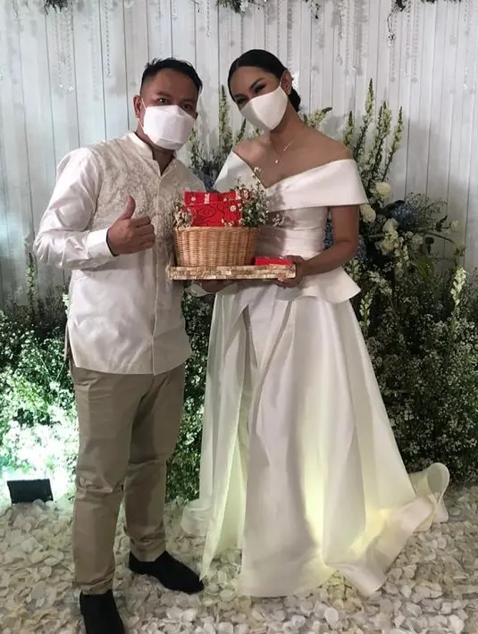 "Aku percaya, Tuhan akan membantu dan mempermudah.. Insha Allah, niat baik ada jalannya.. Aamiin," ungkap Kalina. (Instagram/kalinaoctaranny)