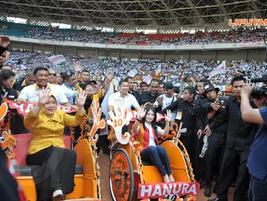 [FOTO] Wiranto dan Hary Tanoe Genjot Becak di Gelora Bung Karno