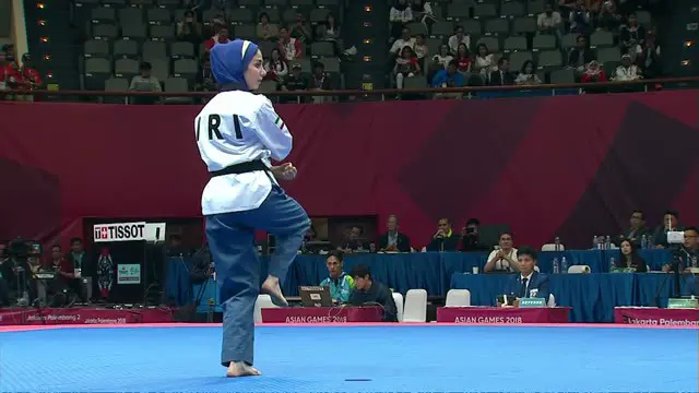 Defia Rosmaniar, berhasil menyumbang emas pertama untuk Indonesia di Asian Games 2018. Defia menjadi yang terbaik di nomor indvidu poomsae putri.
