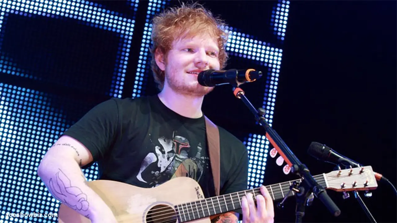 Album X milik Ed Sheeran tembus angka penjualan dua juta kopi di Inggris.
