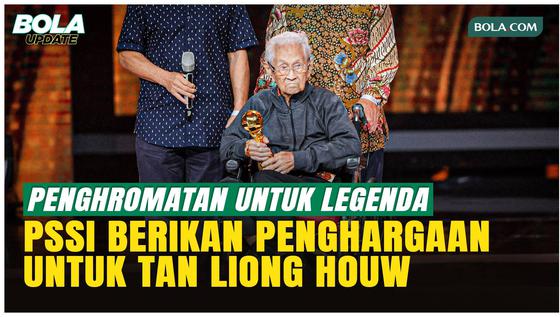 Penghormatan untuk Legenda! Tan Liong Houw Raih Penghargaan di PSSI Awards 2026