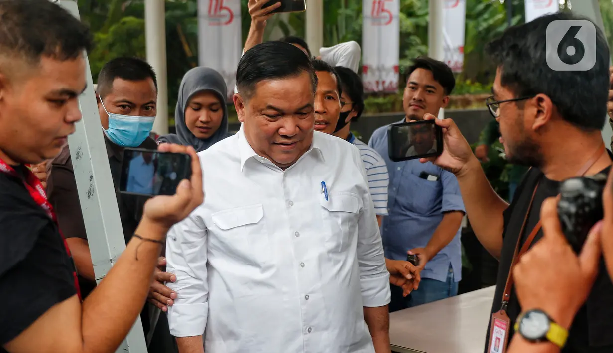 SF Hariyanto dicecar soal asal-usul kekayaannya. Dia mengaku telah menyerahkan seluruh laporan kekayaannya ke KPK. (Liputan6.com/Angga Yuniar)