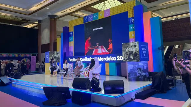 Guru Sekolah Dasar Inpres (SDI) Pelibaler, Kabupaten Sikka, Nusa Tenggara Timur (NTT) Stefanus Padeng menceritakan soal Kurikulum Merdeka yang dinilai membuat guru lebih bebas, namun tetap terarah.