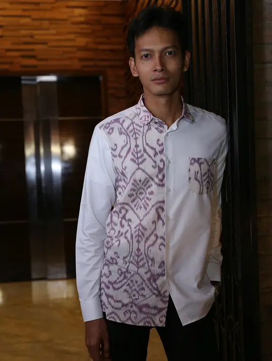 "Film ini sangat bisa diperdebatkan karena ga ada niat jahat bagi Pras yang berselingkuh. Karena semuanya ada cobaan tiap cerita di karakter ini",  ungkapnya. (Galih W. Satria/Bintang.com)