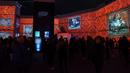Suasana pameran imersif luar ruangan bertajuk "Digital Nights Wellington -- Van Gogh Alive" di Wellington, Selandia Baru, 1 Oktober 2020. Pameran musikal dan visual tersebut mengajak para pengunjung lebih mengenal karya-karya Van Gogh dengan warna-warni cerah dan detail yang hidup. (Xinhua/Guo Lei)