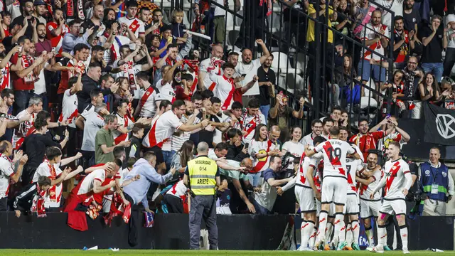 Foto: Ikuti Jejak Real Madrid, Barcelona Tumbang di Markas Rayo Vallecano