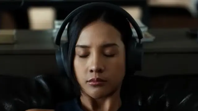 Anya Geraldine sebagai Pia dalam film Shutter. (Foto: Dok. Falcon Pictures)