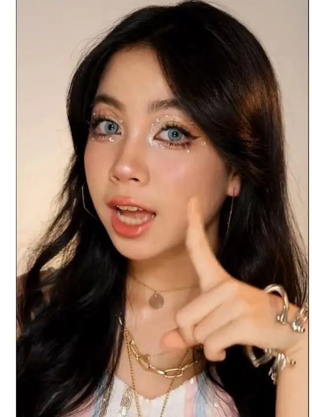 6 Potret Terbaru Pemeran Debbie 'Dunia Terbalik' yang Sudah ABG, Bikin Pangling