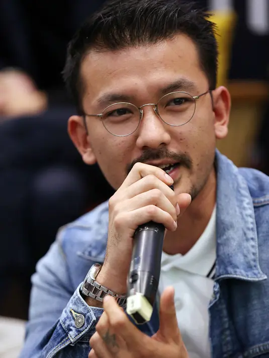 Mengingat kegiatan Rio yang terbilang padat, terlebih dengan adanya film terbarunya yang berjudul Filosofi Kopi 2: Ben & Jodi, Rio mengaku keraap rindu dengan sang anak. Tak heran jika ia sering ingin pulang. (Nurwahyunan/Bintang.com)