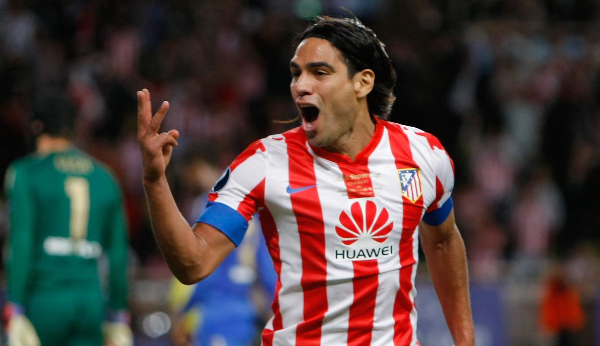 5. Radamel Falcao - Pemain asal Kolombia ini dikenal sangat tajam dan menjadi mesin gol Atletico Madrid pada 2011-2013. Falcao menorehkan 70 gol dari 91 penampilannya serta membawa Atletico meraih Copa del Rey 2012/13, Liga Europe 2011/12 dan Super Cup 2012. (AP Photo/Claude Paris)