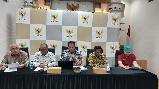 Konferensi pers soal kompensasi atau ganti rugi yang belum diberikan kepada korban kasus gagal ginjal akut Gedung BPKN, Rabu (14/12/2022).