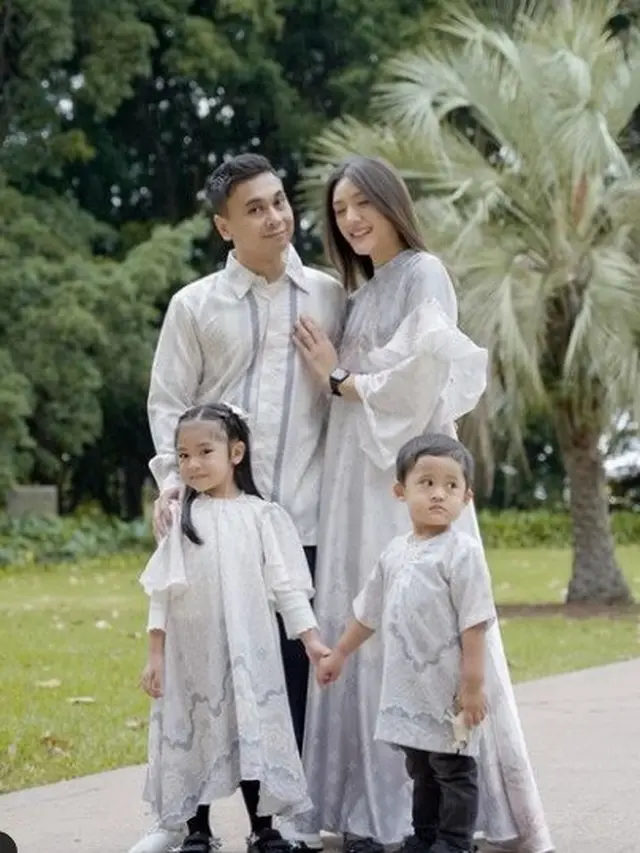 Artis lebaran Idul Fitri 2023 di luar negeri (Foto: Instagram annisaziza)