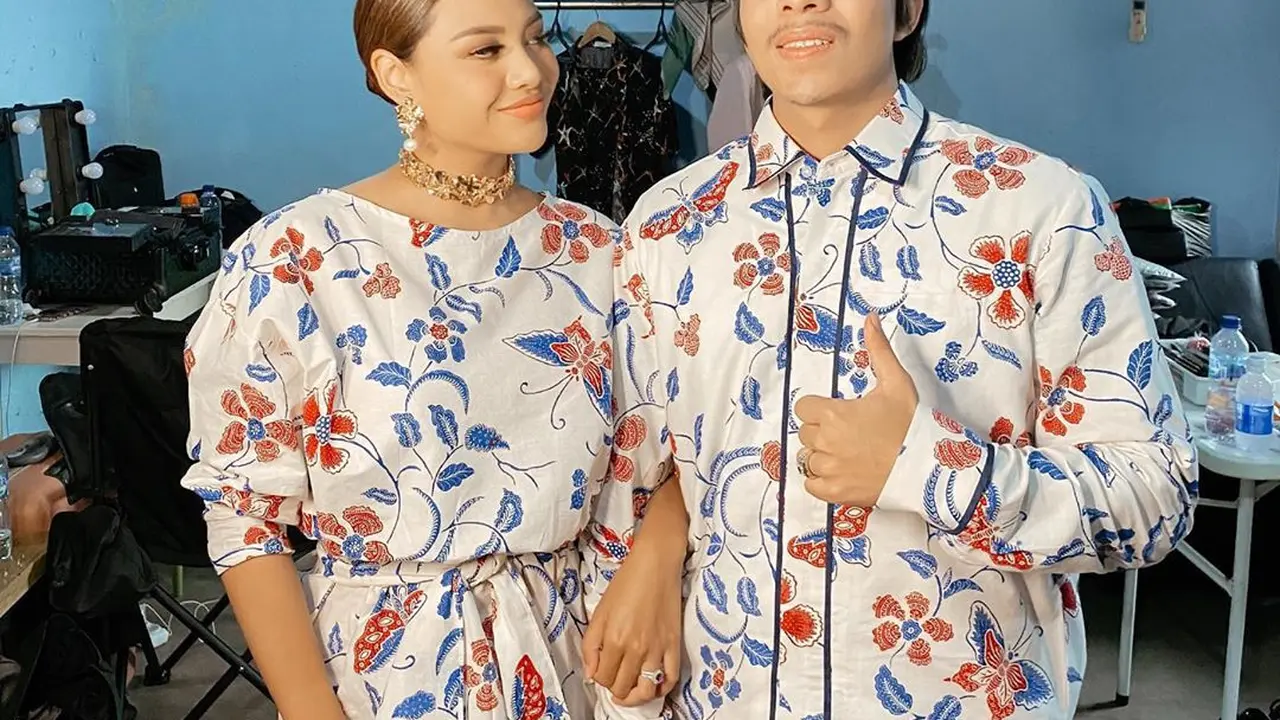 6 Potret Aurel Hermansyah dan Atta Halilintar Pakai Baju Couple, Curi Perhatian