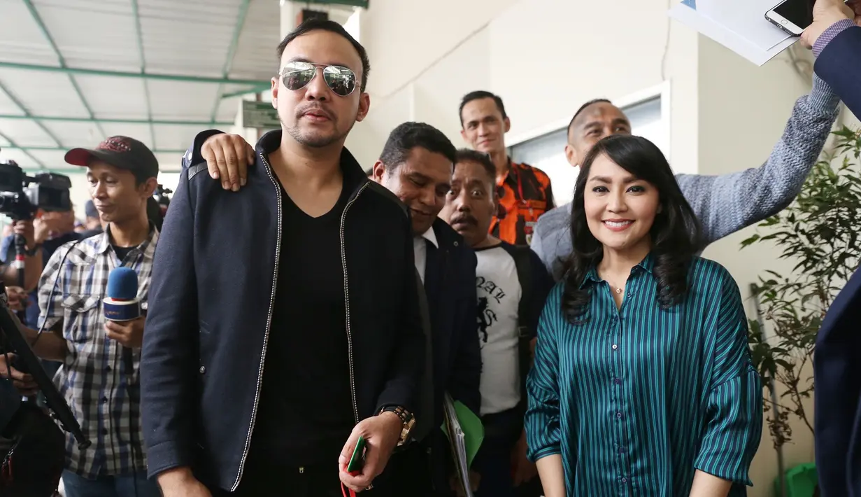 Tessa Kaunang dan Sandy Tumiwa