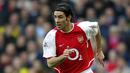 Robert Pires - Gelandang asal Prancis ini  menjalani era kejayaannya bersama Arsenal pada tahun 2000-2006. Pires menyumbangkan dua gelar Liga Inggris dan dua Piala FA untuk Arsenal. (AFP/Odd Andersen)