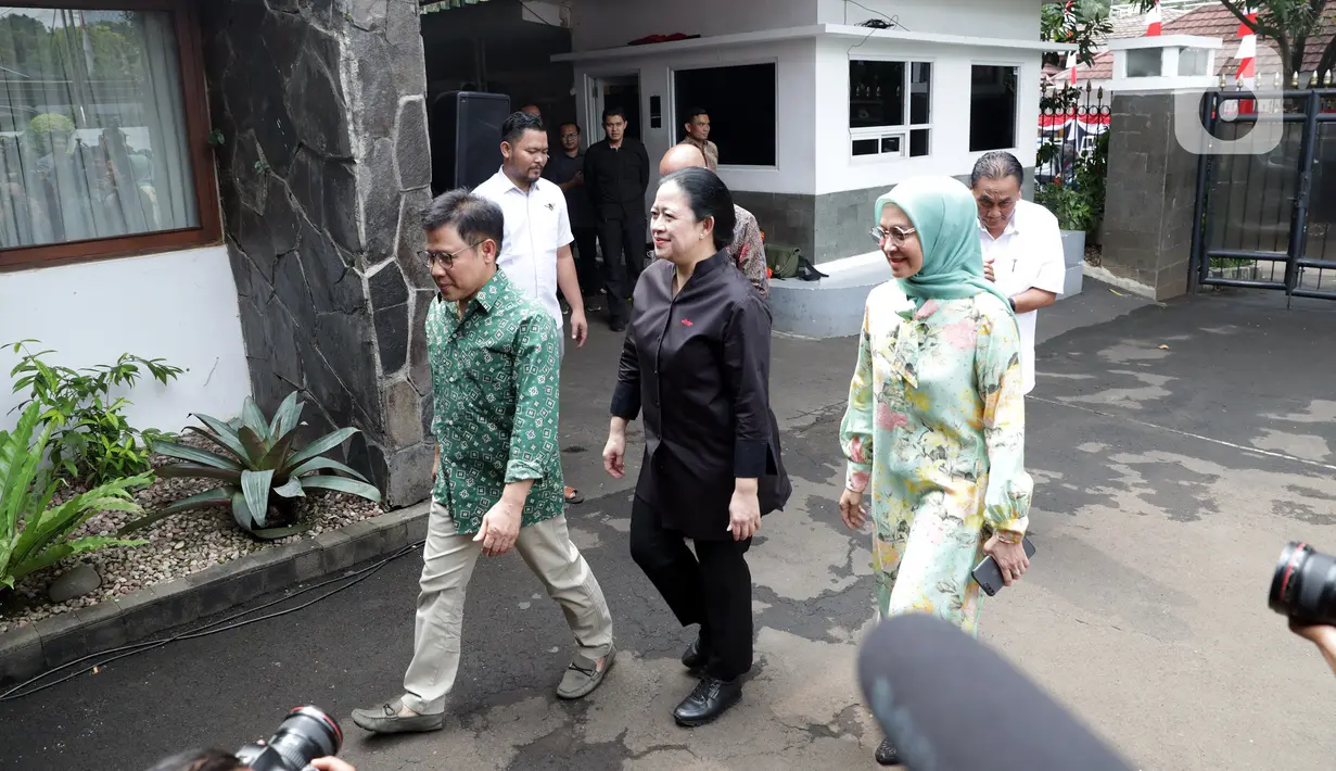 Ketua DPP PDI Perjuangan Puan Maharani tiba sekitar pukul 12.44 WIB di rumah dinas Muhaimin.  (Liputan6.com/Johan Tallo)